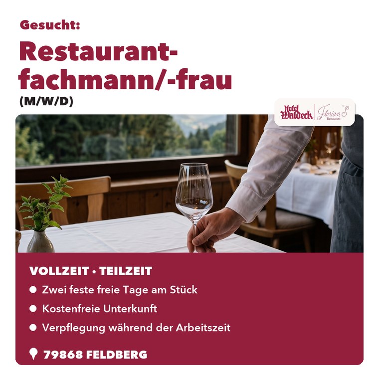 Motiv 3 — eingedeckter Tisch am Fenster
